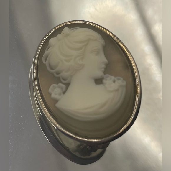 3 for $30 Little Brooch Beige and White Resin Cameo in Silver Tone Bezel Setting - Picture 6 of 7